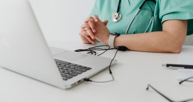 IoT y M2M en dispositivos médicos wearables Mejoras en la salud conectada